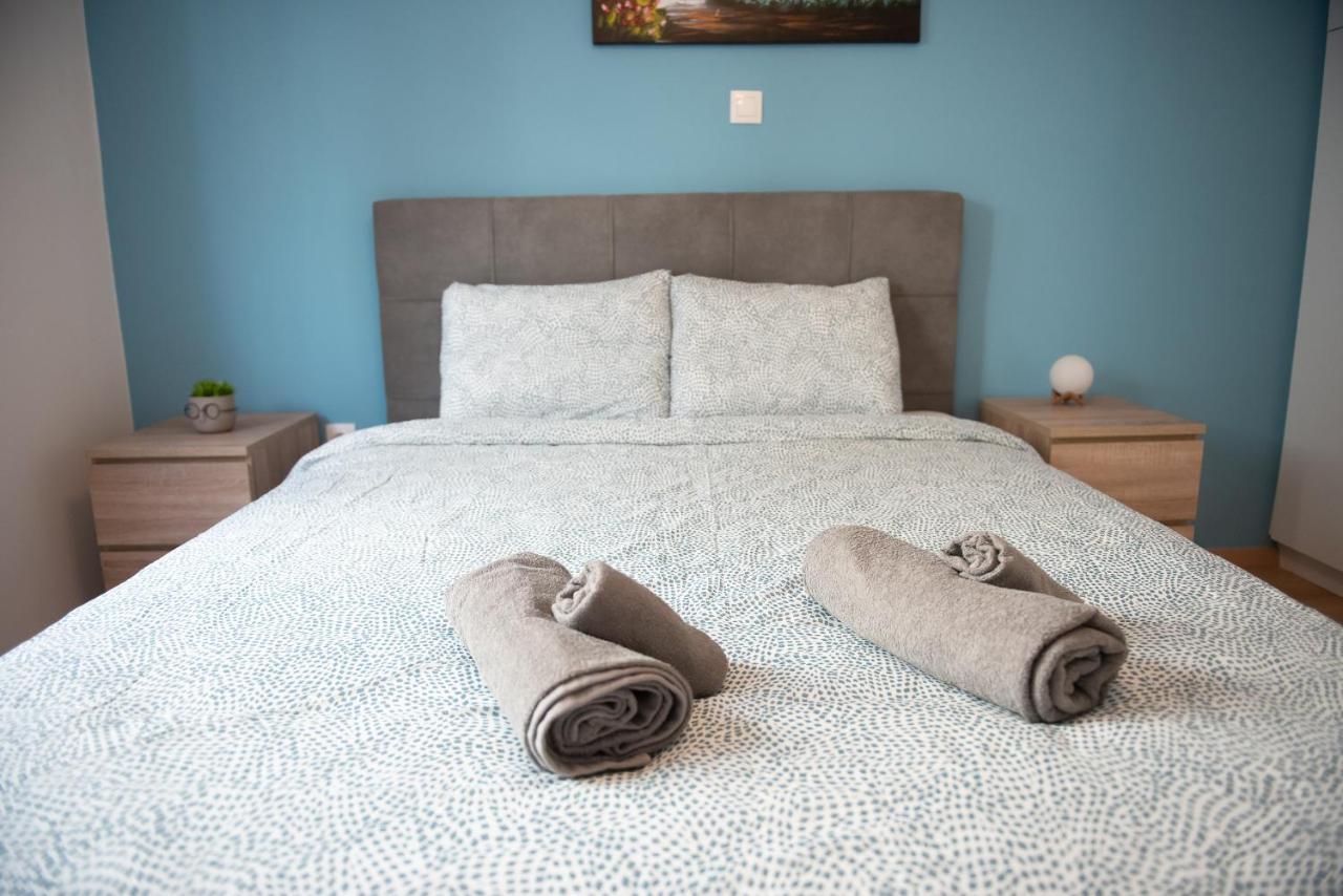 Newly Renovated Flat 500M From Subway Station Apartman Athén Kültér fotó